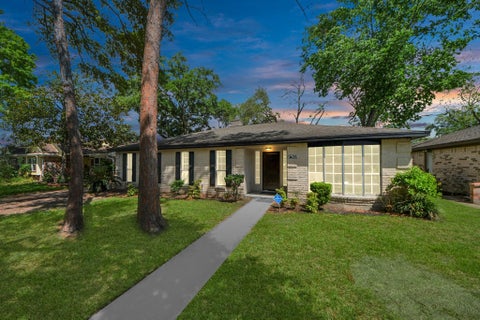 Photo of 9406 Vickijohn Drive, Houston, TX 77031 (MLS # 86037477)