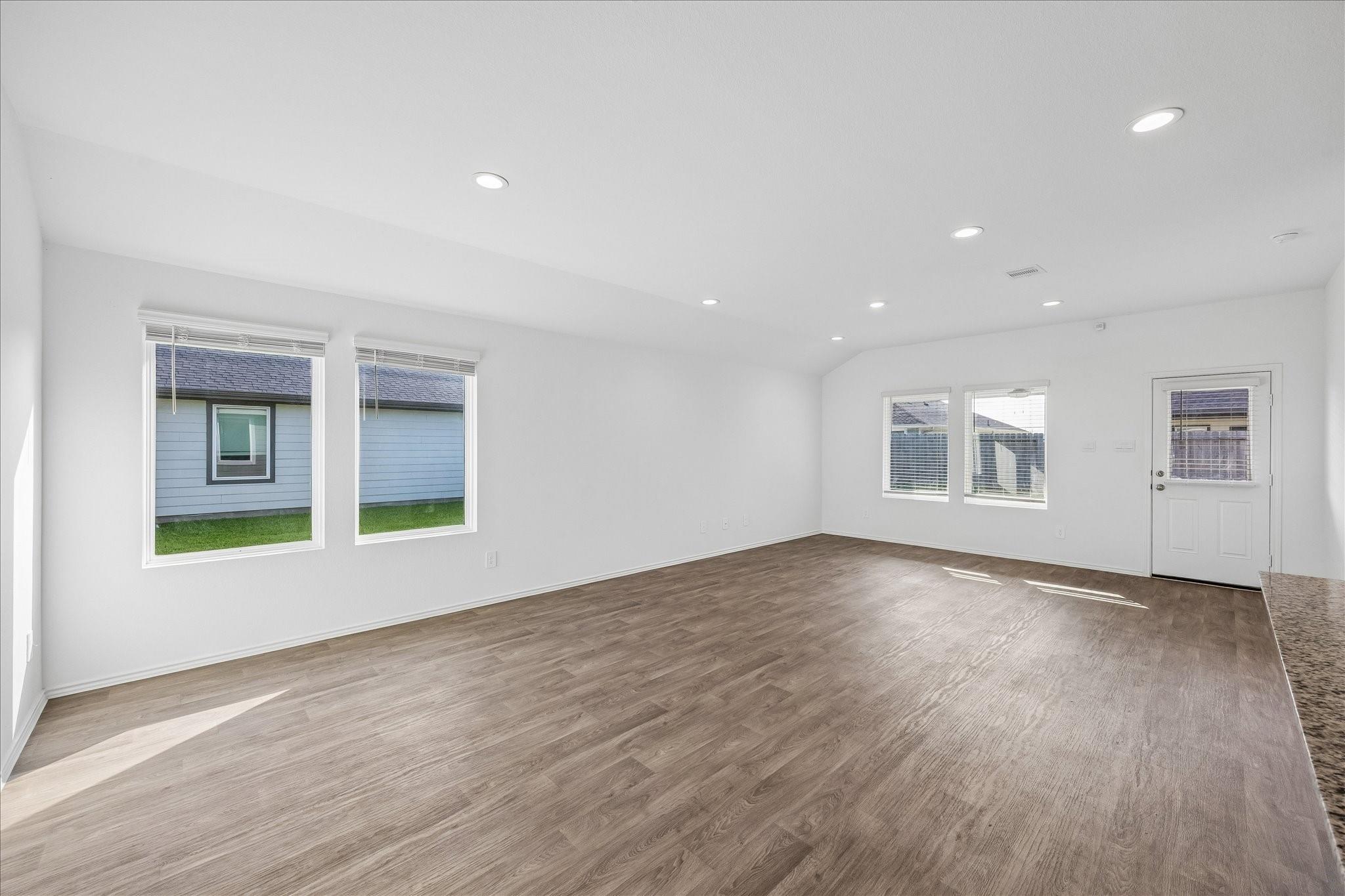 2044 Woodlark Way
