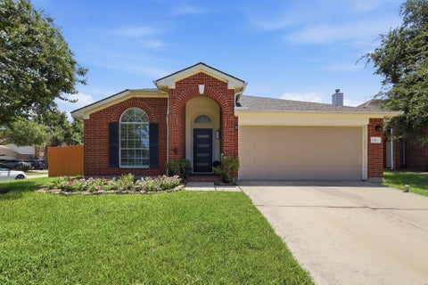 Photo of 17003 Analisa Cir CIR, Houston, TX 77084 (MLS # 48851441)