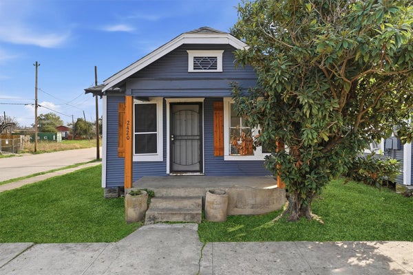 2420 STEVENS ST, HOUSTON, TX 77026 - Image d384c59ddbf5e6743ad4c032b6d3cf9d/1070239467