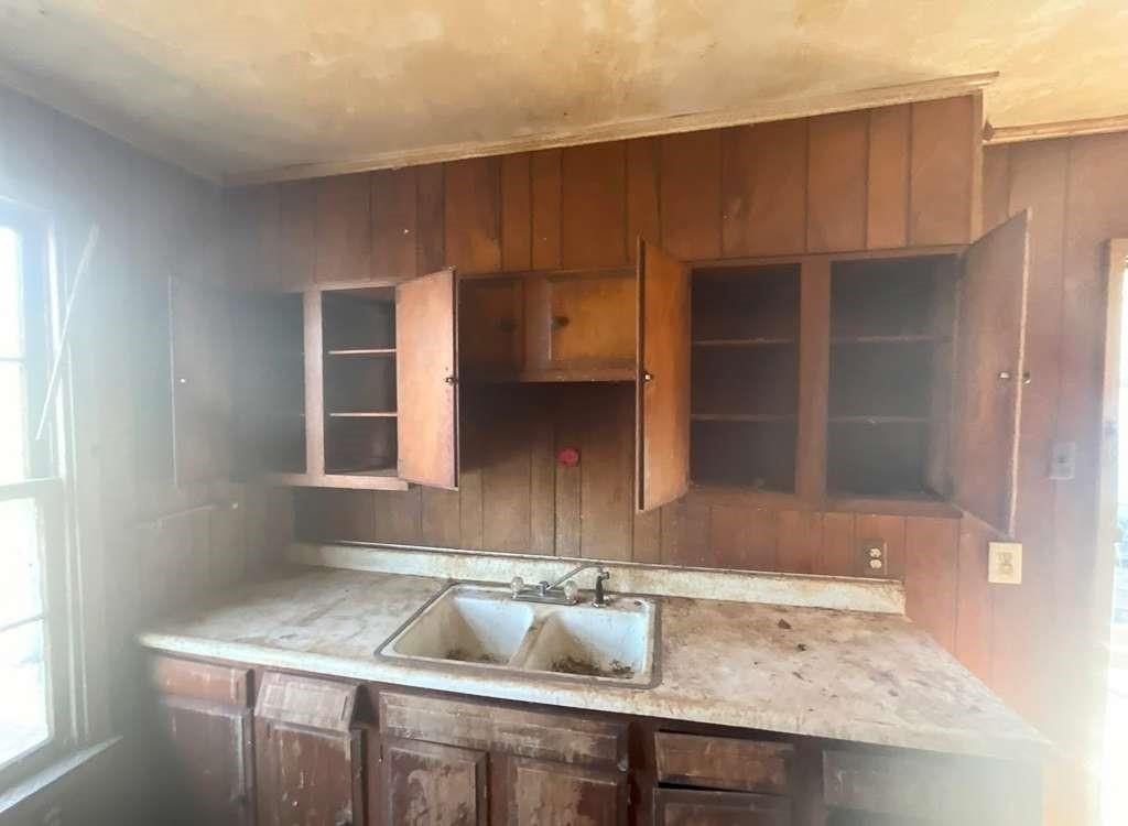 2202 Esplanade Street