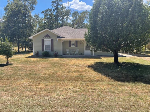Homes For Sale - 114 Holly Berry Street<br/> Onalaska, TX 77360