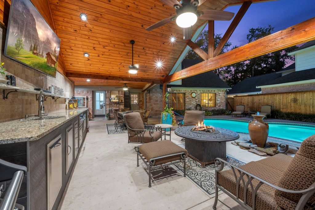 Photo of 6907 Fawncliff Drive, Houston, TX 77069 (MLS # 94454131)