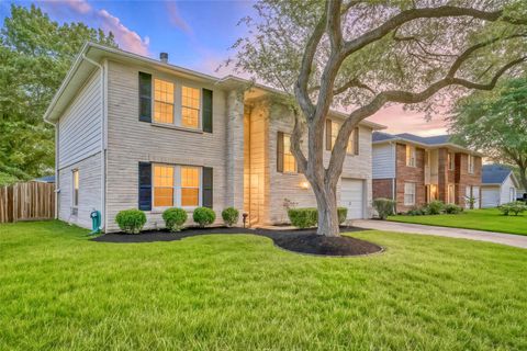Photo of 1723 Oak Valley Drive, Kemah, TX 77565 (MLS # 30802537)