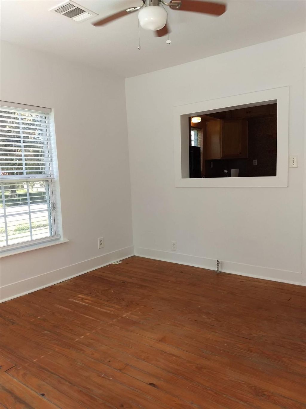 Photo of 414 Avenue E, Highlands, TX 77562 (MLS # 21061054)