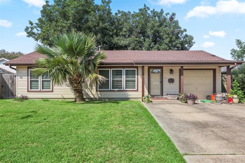 Photo of 822 Grove Street, Deer Park, TX 77536 (MLS # 37583849)
