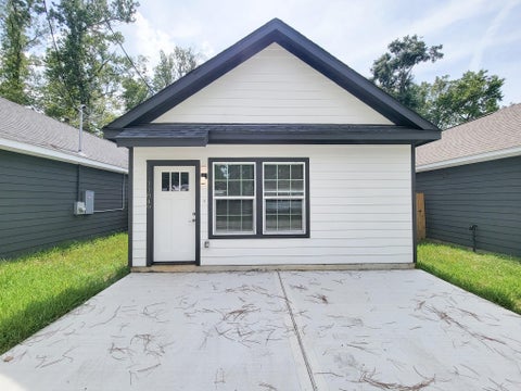 Photo of 11849 Nelwood ST, Willis, TX 77318 (MLS # 78469495)