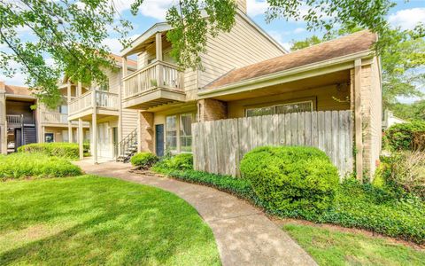 Condo For Sale - 2100 Tanglewilde Street #349<br/> Harris County, Houston, TX 77063