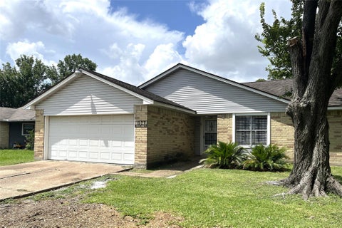 Photo of 1907 Aldates Drive, Houston, TX 77015 (MLS # 25262784)