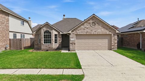 Photo of 1118 Lasso Court, Alvin, TX 77511 (MLS # 62324293)