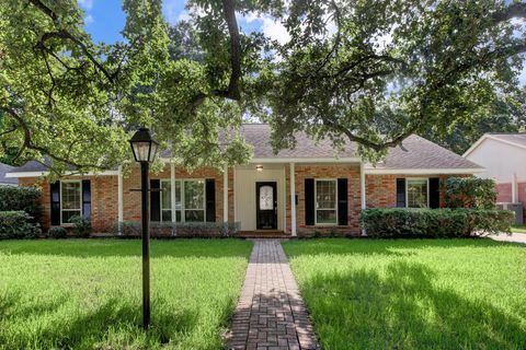 Photo of 10810 Ashcroft Drive, Houston, TX 77096 (MLS # 51125492)