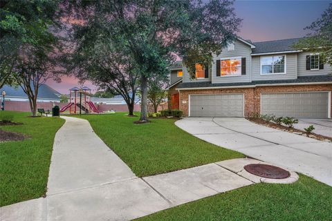 Photo of 5403 Canyon Hollow Drive, Houston, TX 77084 (MLS # 11664152)