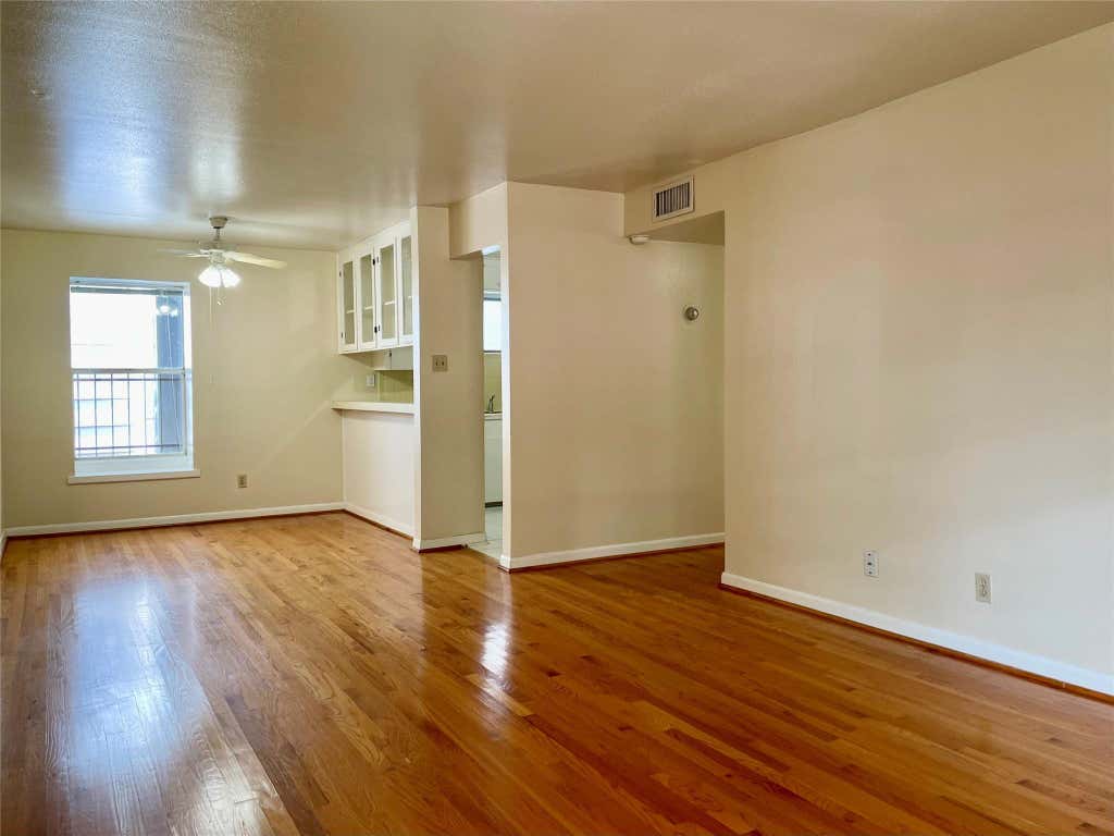 Photo of 3420 Mount Vernon Street #8, Houston, TX 77006 (MLS # 32481437)