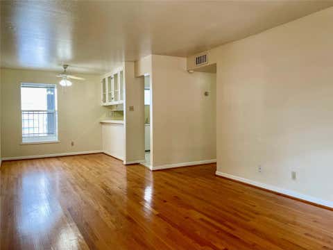 Photo of 3420 Mount Vernon Street #8, Houston, TX 77006 (MLS # 32481437)