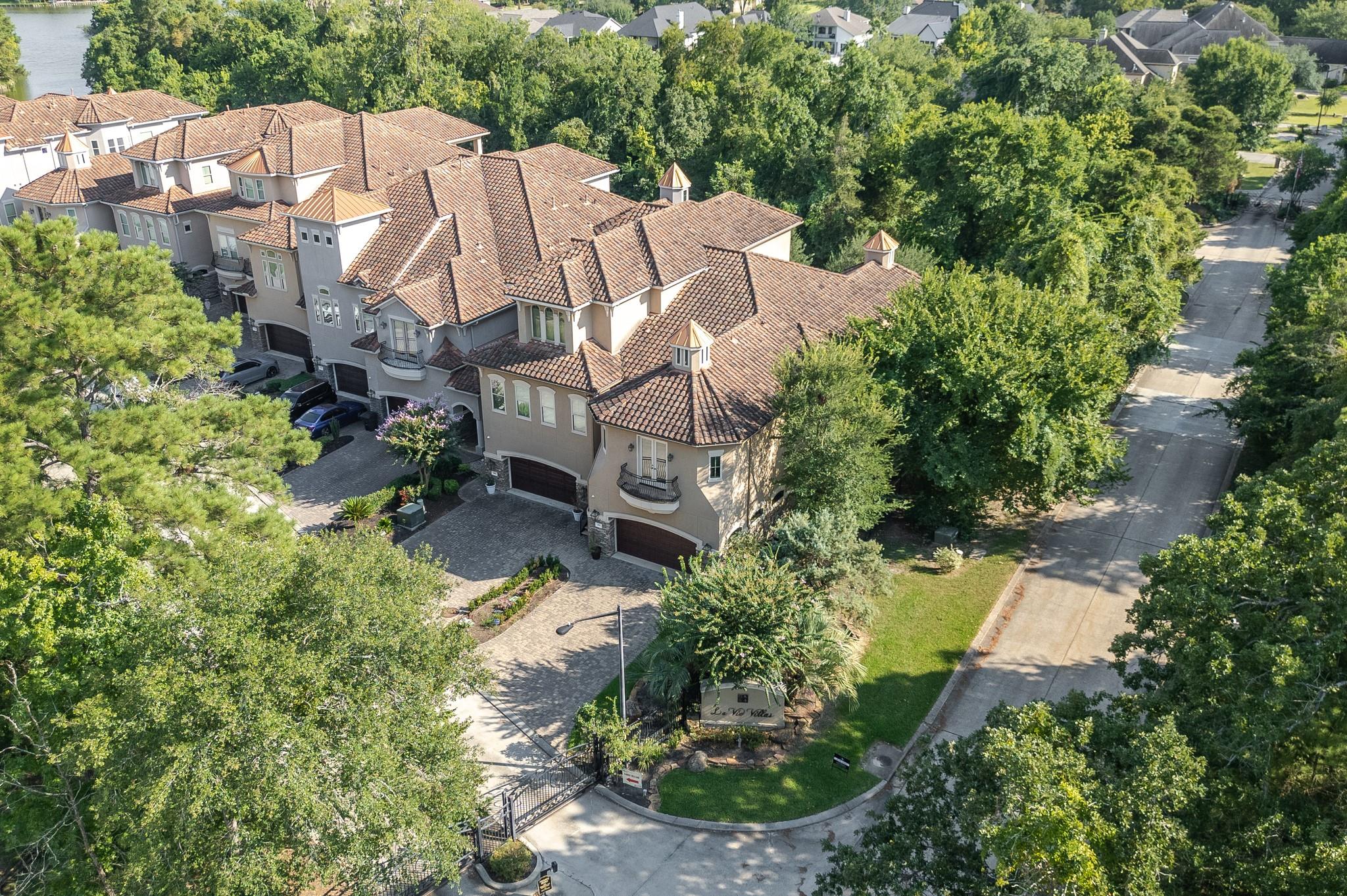 102 La Vie Drive