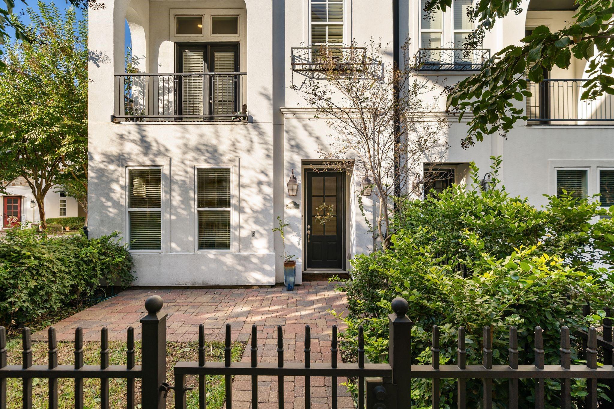 10937 Wrenwood Manor