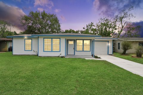Photo of 3511 Palm Avenue, Texas City, TX 77590 (MLS # 14248326)