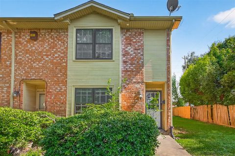 Photo of 6710 Biggs Court, Houston, TX 77061 (MLS # 54269543)