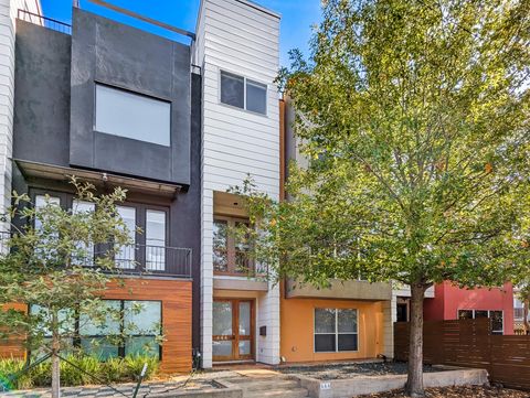 Photo of 444 Oxford Street, Houston, TX 77007 (MLS # 75684543)