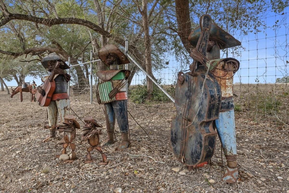 6116 E State Highway 71