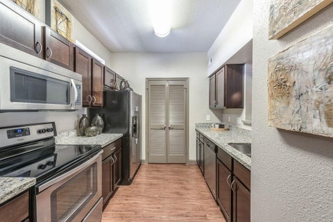 Condo For Rent - 5800 Woodway Drive #0139<br/> Houston, TX 77057