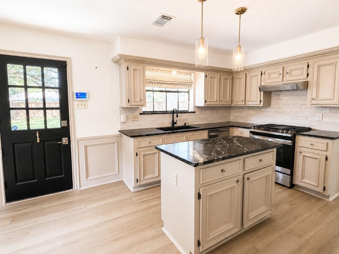 3207 Lee Circle Drive
