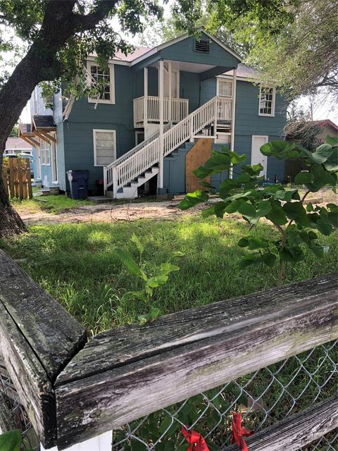 Photo of 827 1st Avenue N, Texas City, TX 77590 (MLS # 3986253)