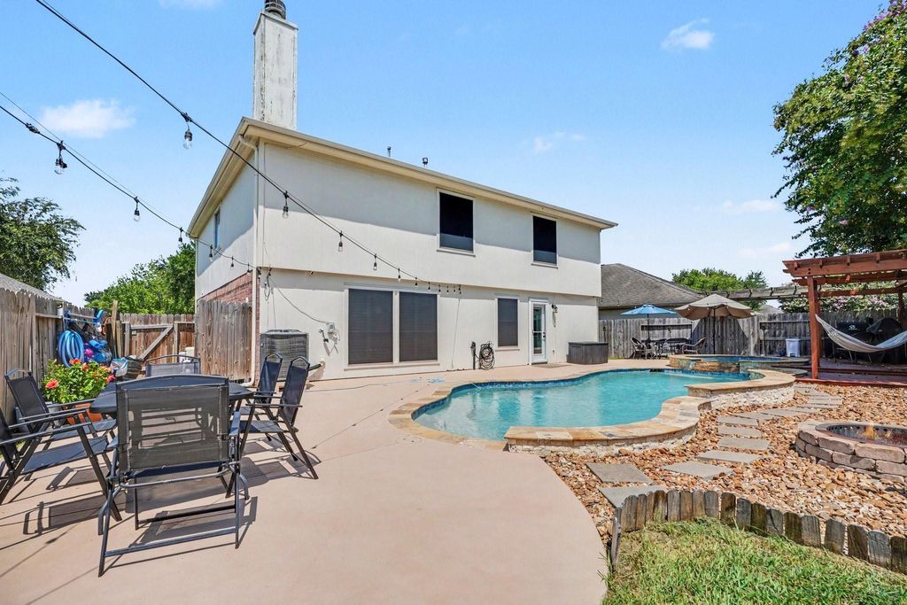 Photo of 2890 Colony Cone Cir CIR, Dickinson, TX 77539 (MLS # 56625368)