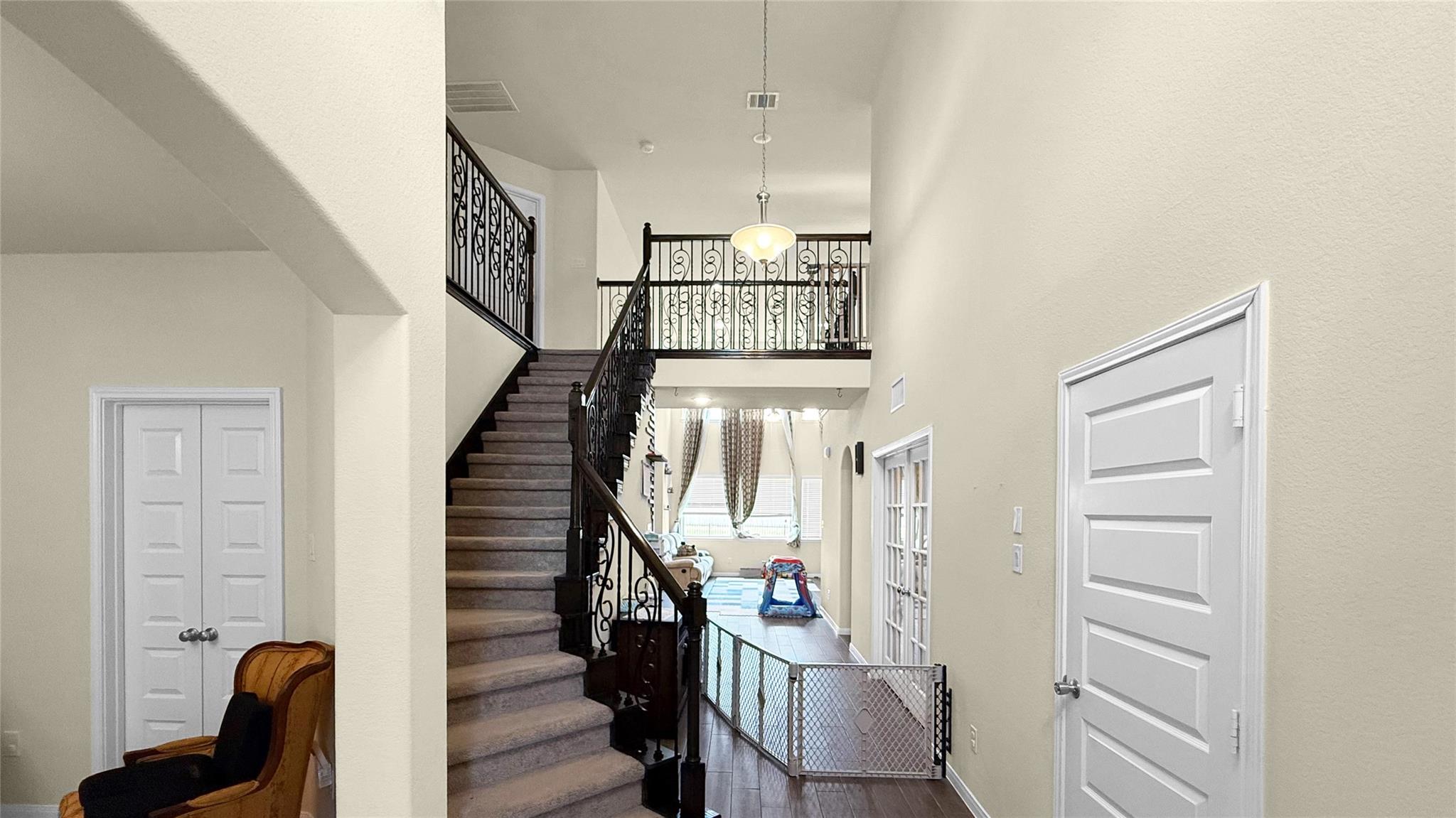 3822 Dry Creek Drive