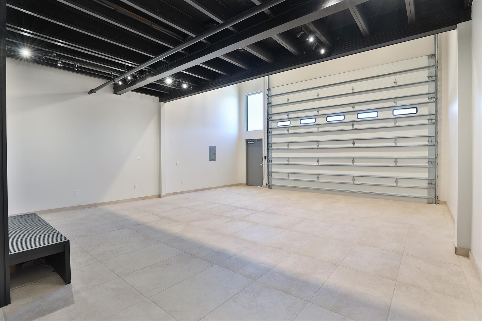 1435 Fm 1463 Road F7
