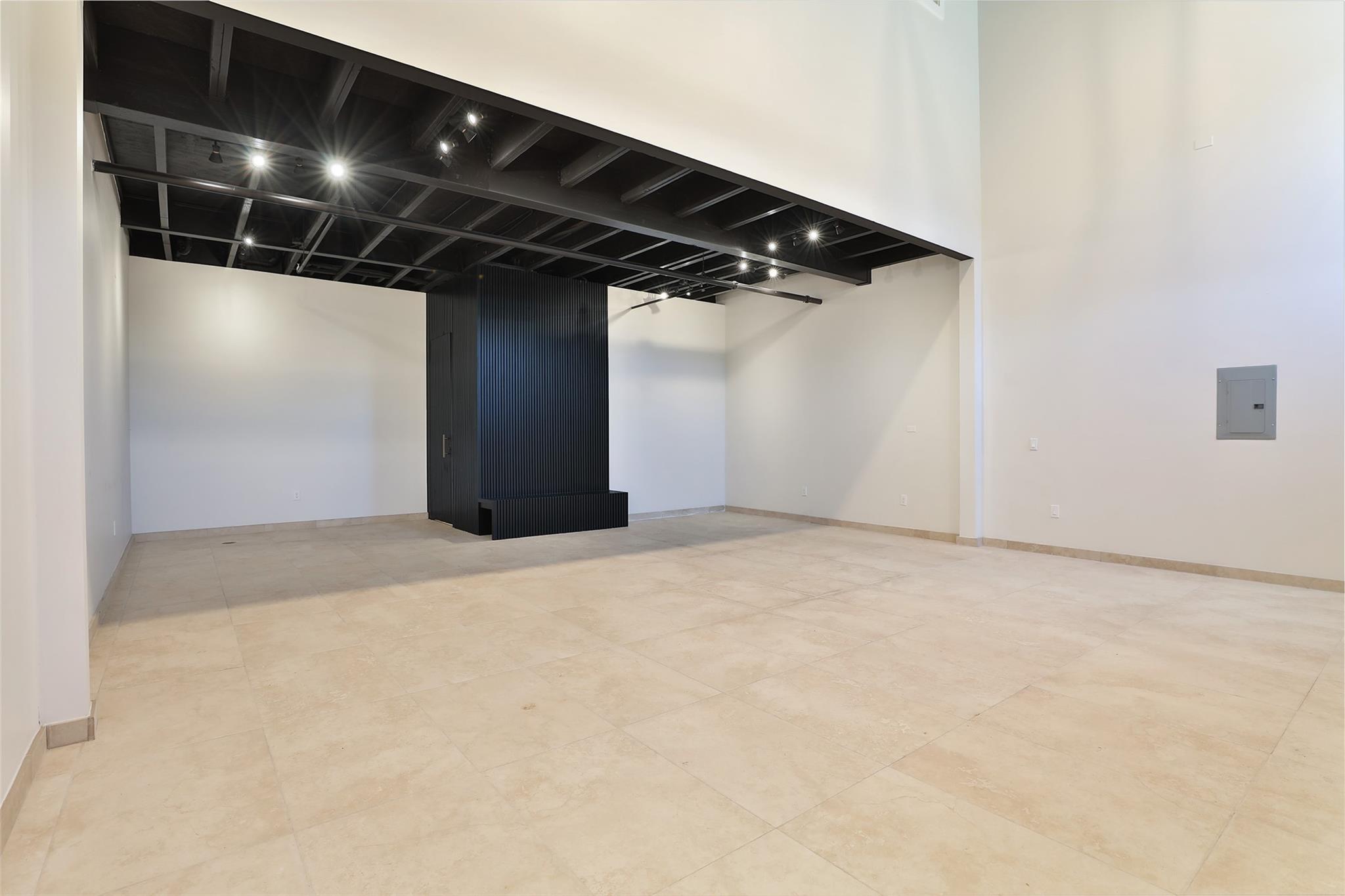 1435 Fm 1463 Road F7