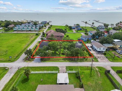 Photo of 1013 7th Street St, San Leon, TX 77539 (MLS # 81553627)