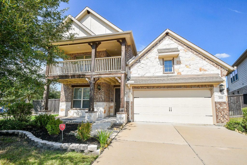 Photo of 1010 Grevillea Circle, Richmond, TX 77406 (MLS # 42079211)