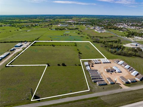 Vacant Land For Sale - 801 Huser Boulevard<br/> Schulenburg, TX 78956