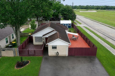 Photo of 2102 N Pearland Avenue, Pearland, TX 77581 (MLS # 88772813)