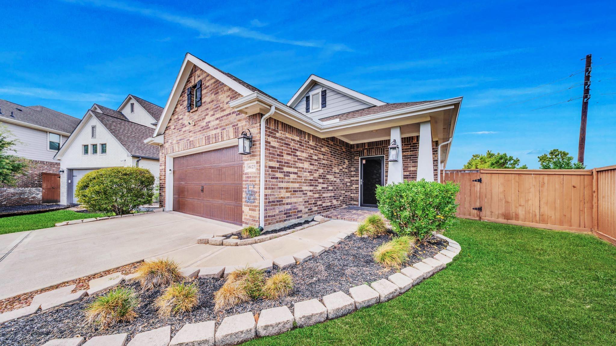 6123 Dovetail Cliff Court