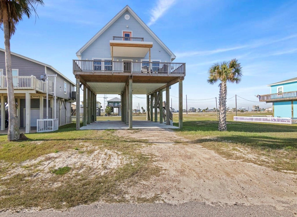 Photo of 13231 Gulf Beach Drive, Freeport, TX 77541 (MLS # 69214057)