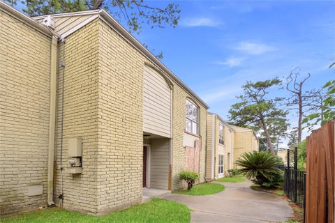 Townhouse For Sale - 6200 W Tidwell Road #1205<br/> Harris County, Houston, TX 77092