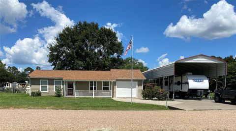 Photo of 181 Hawk, Livingston, TX 77351 (MLS # 71902462)