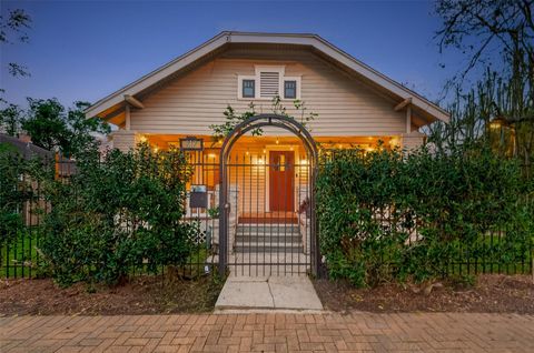 Photo of 817 Henderson Street, Houston, TX 77007 (MLS # 38003561)