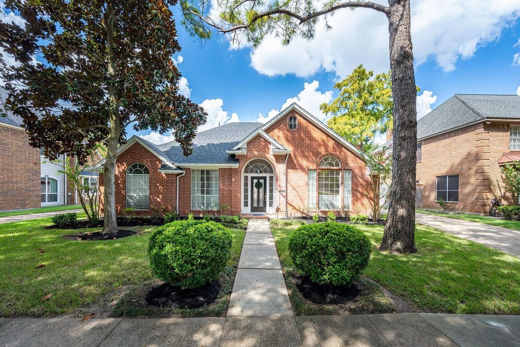 Photo of 3311 Richland Drive, Sugar Land, TX 77478 (MLS # 14643073)