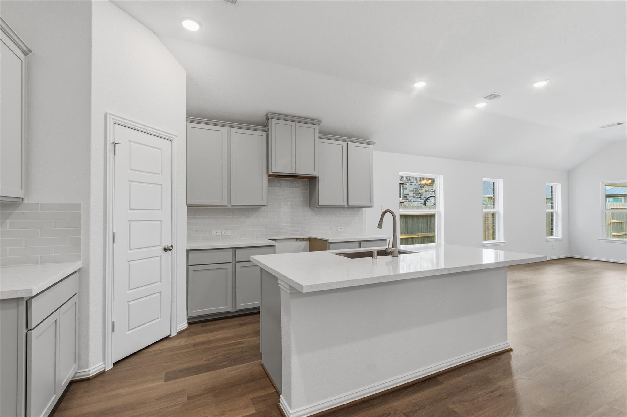 406 Stream Bend Way