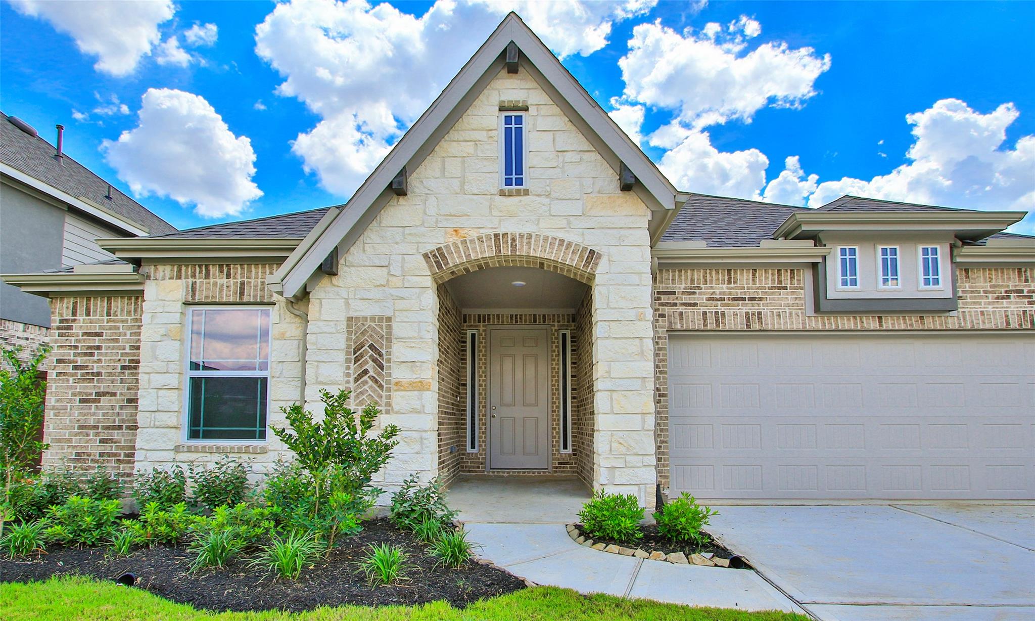 406 Stream Bend Way
