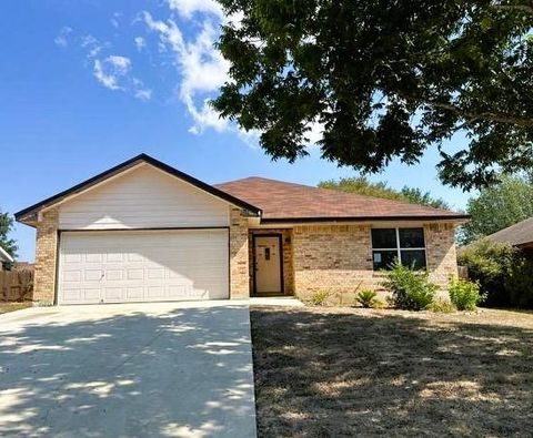 Photo of 111 Ocotillo, Jourdanton, TX 78026 (MLS # 39792918)