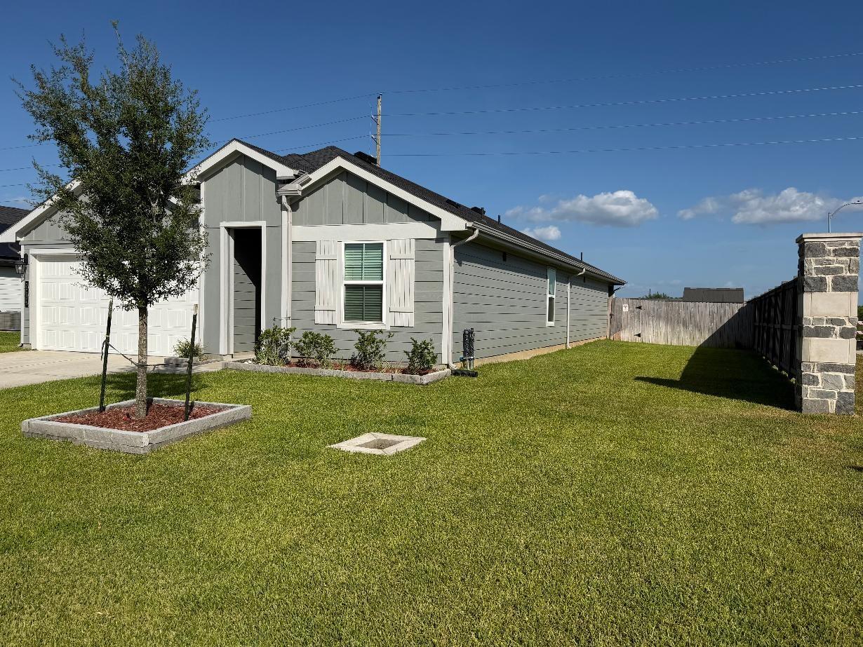 2035 Woodlark Way