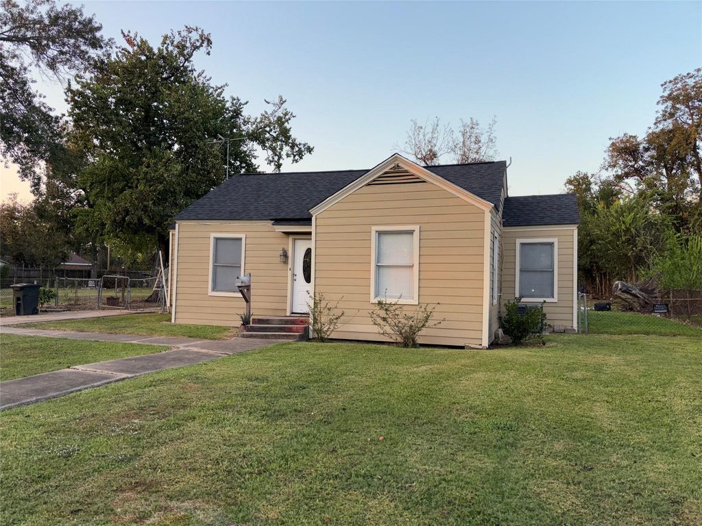 Photo of 10523 Oswego Street, Houston, TX 77029 (MLS # 93939224)