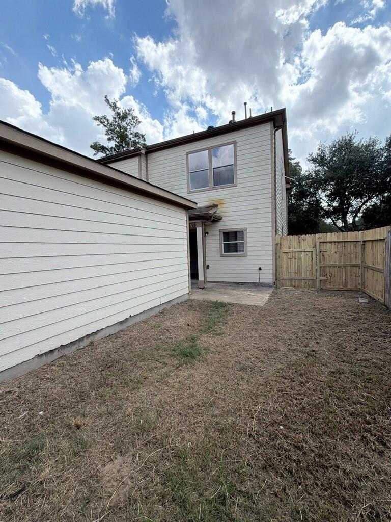 2211 Walnut Fair Lane