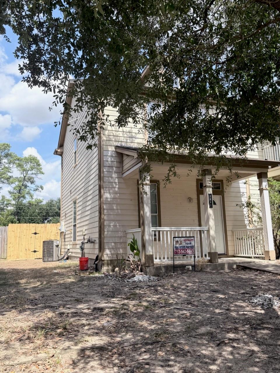2211 Walnut Fair Lane