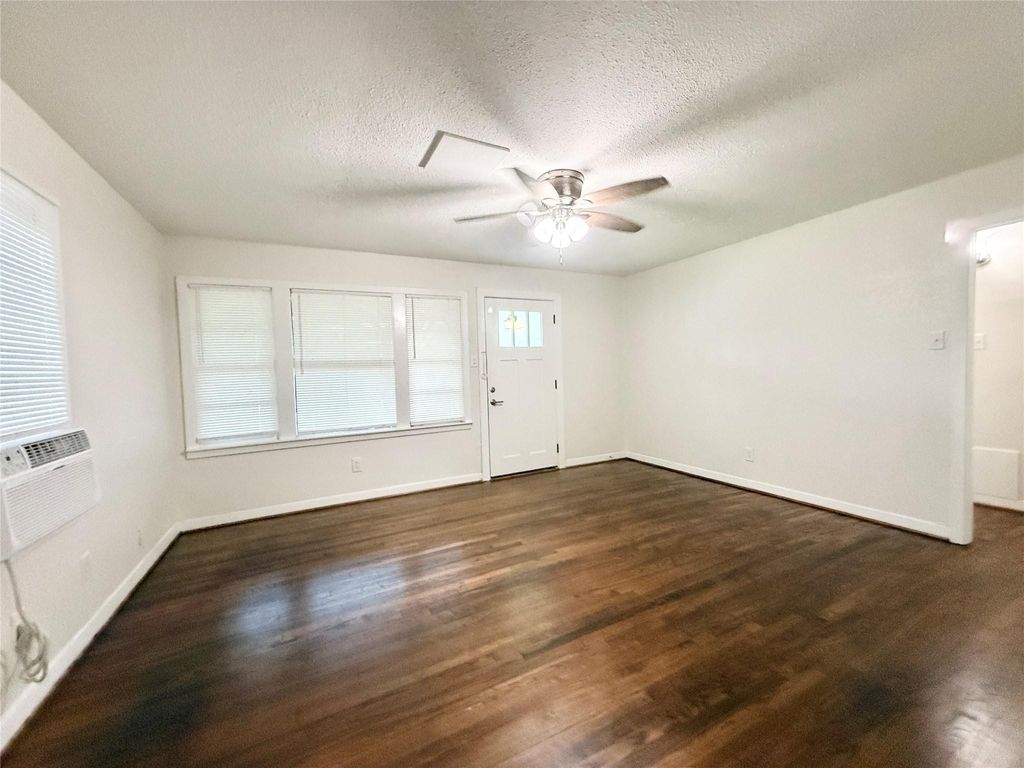 Photo of 824 S Anderson Street, Angleton, TX 77515 (MLS # 80646005)