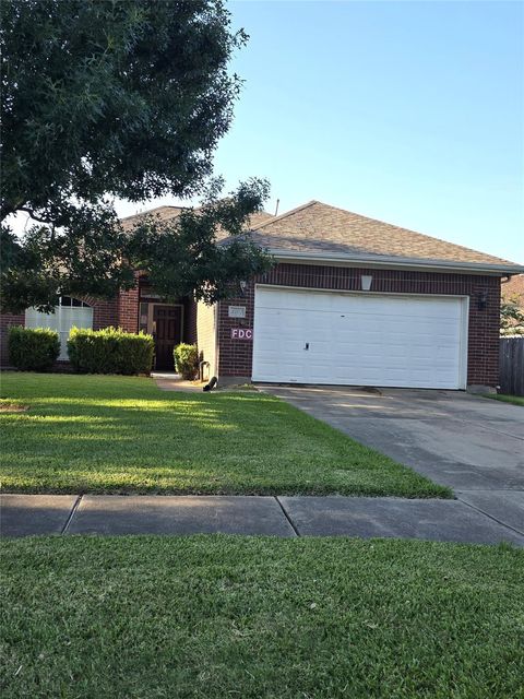 Homes For Sale - 3502 Stratford Manor Drive<br/> Sugar Land, TX 77498